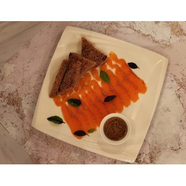 Гравлакс из лосося с гренками 90/40/50